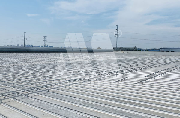 17.5MW！oety歐億體育彩鋼瓦屋頂光伏電站讓企業(yè)用電無憂